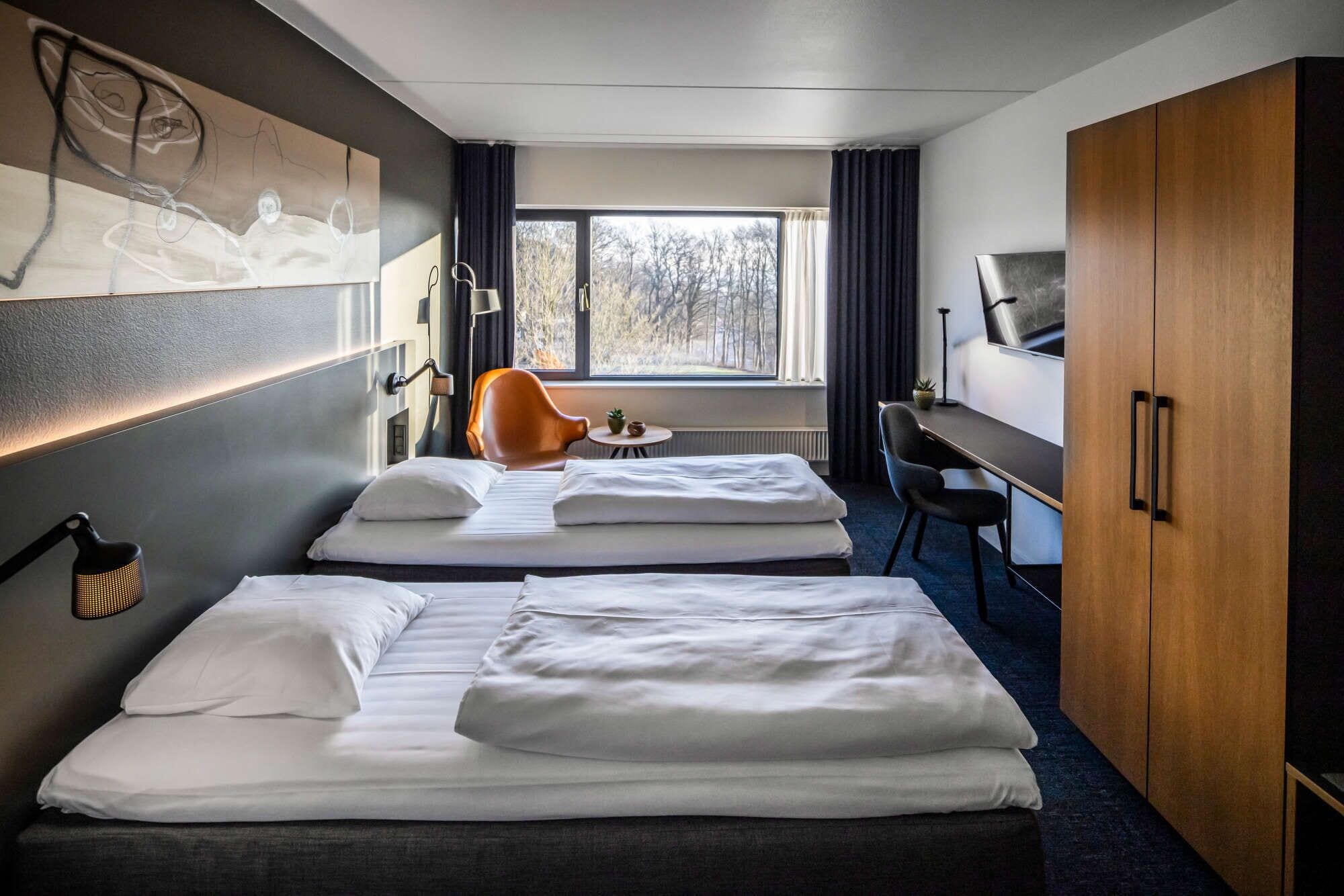 1 Schlafzimmer, hochwertige Bettwaren, individuell dekoriert