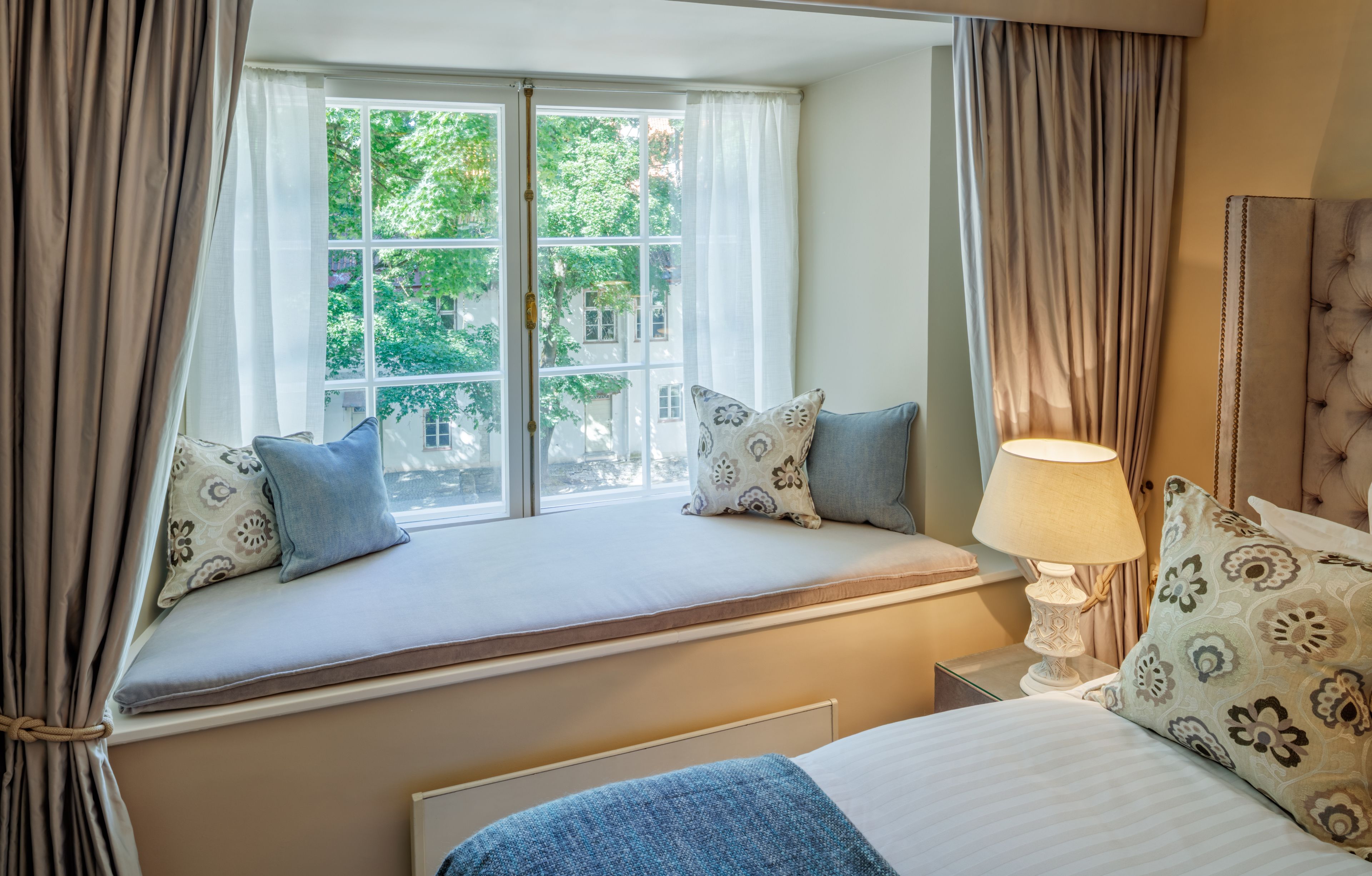 1 bedroom, hypo-allergenic bedding, minibar, in-room safe