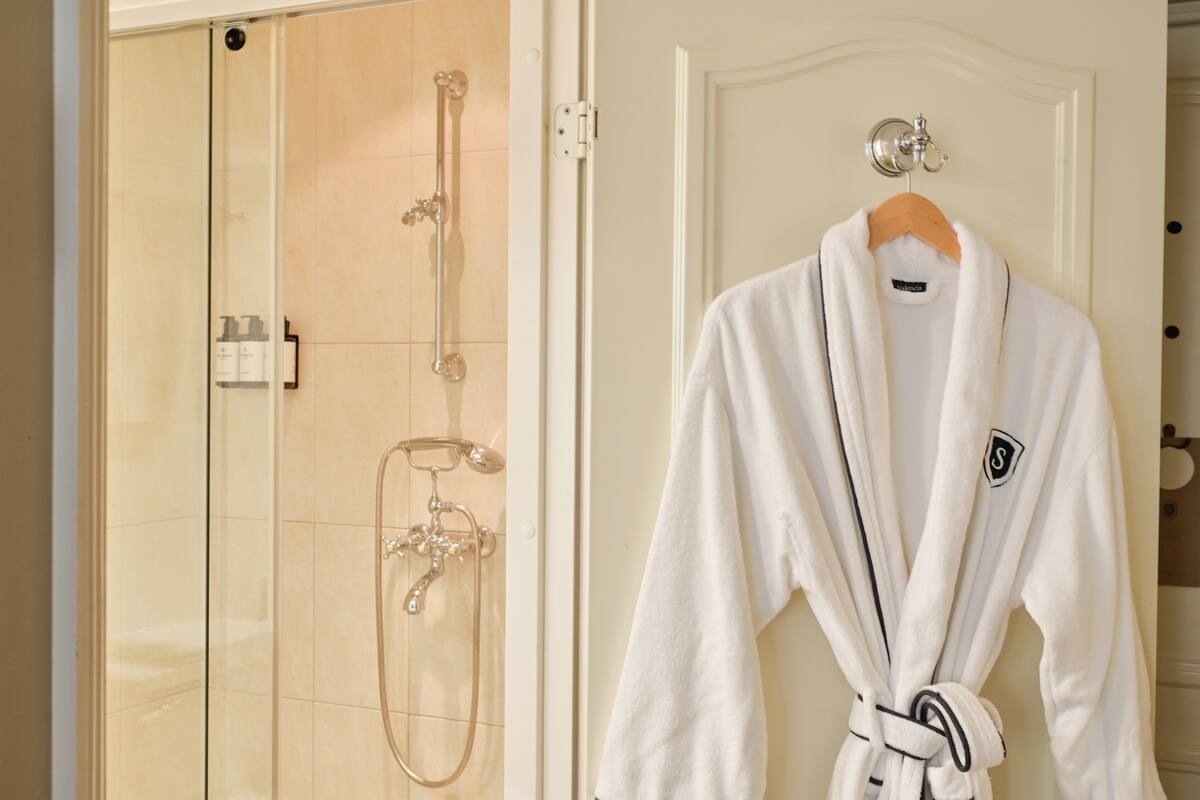 superior double room | 1 bedroom, hypo-allergenic bedding, minibar, in-room safe