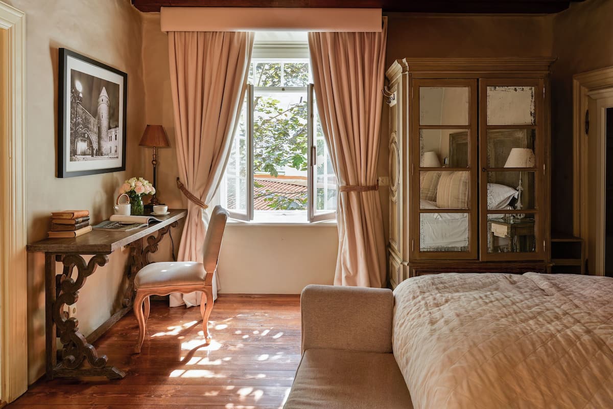 superior room (garden queen/twin) | 1 bedroom, hypo-allergenic bedding, minibar, in-room safe