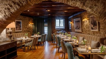 Lunch and dinner served, Modern European cuisine