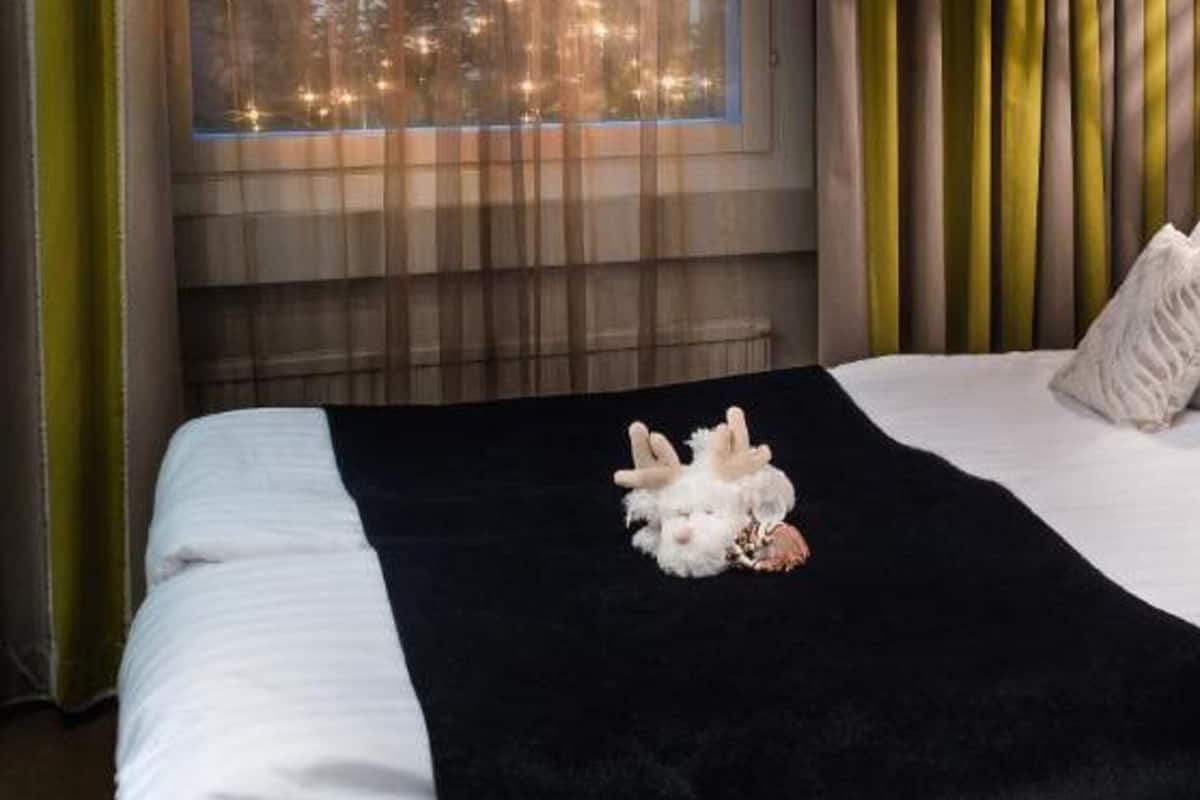 classic double room | premium bedding, minibar, in-room safe, desk