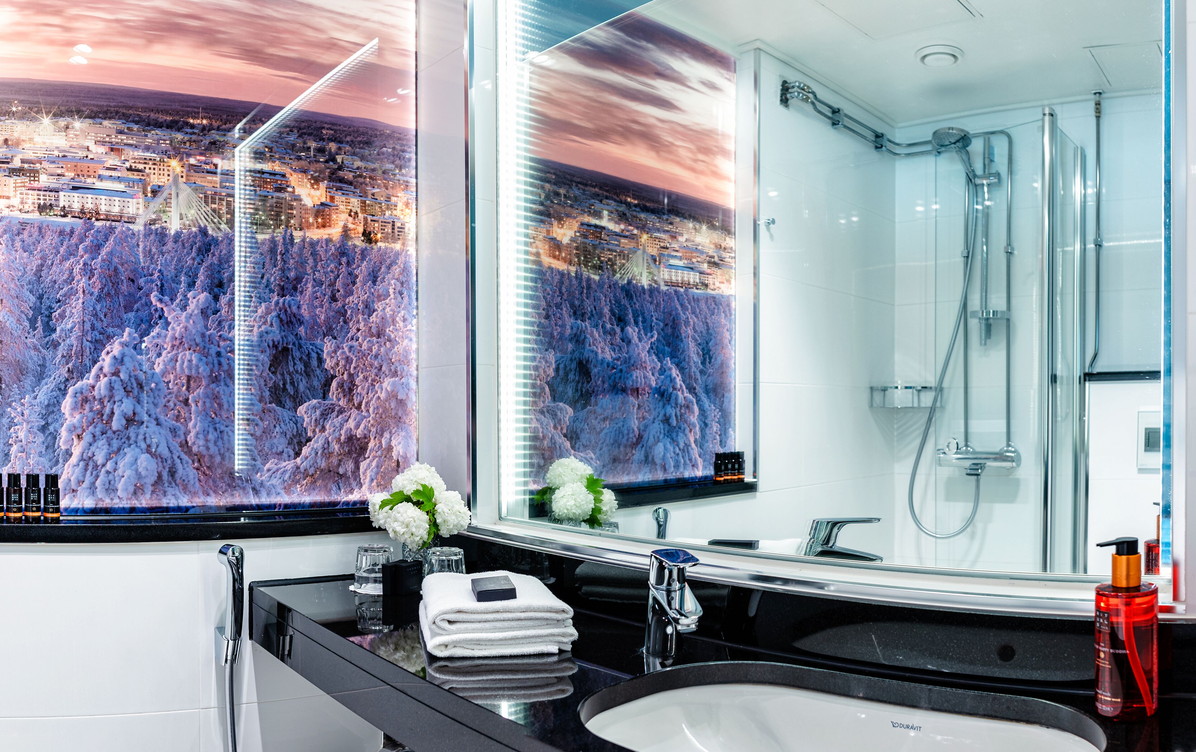 classic twin room, 2 single beds | bathroom | shower, free toiletries, hair dryer, towels