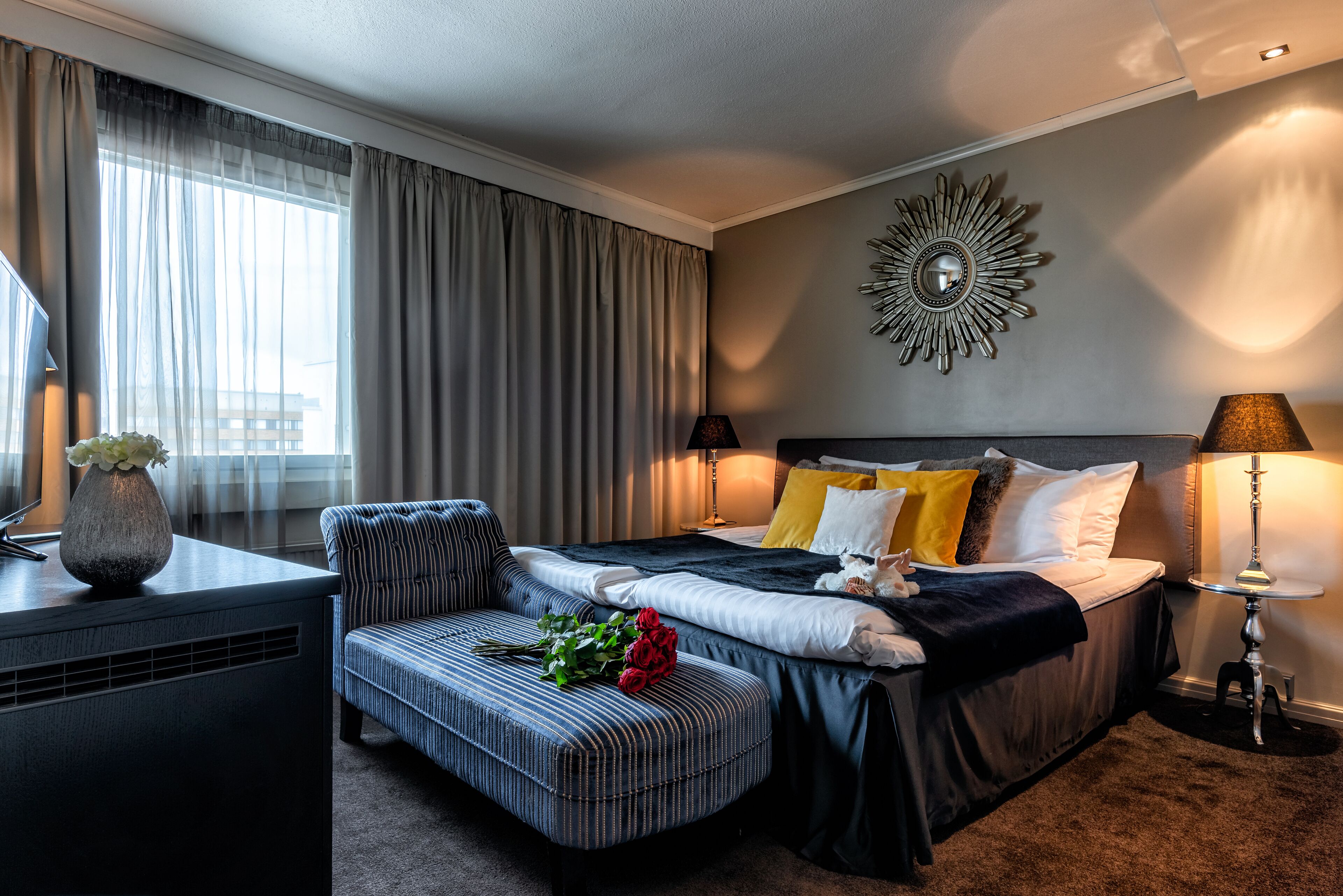 junior suite | premium bedding, minibar, in-room safe, desk
