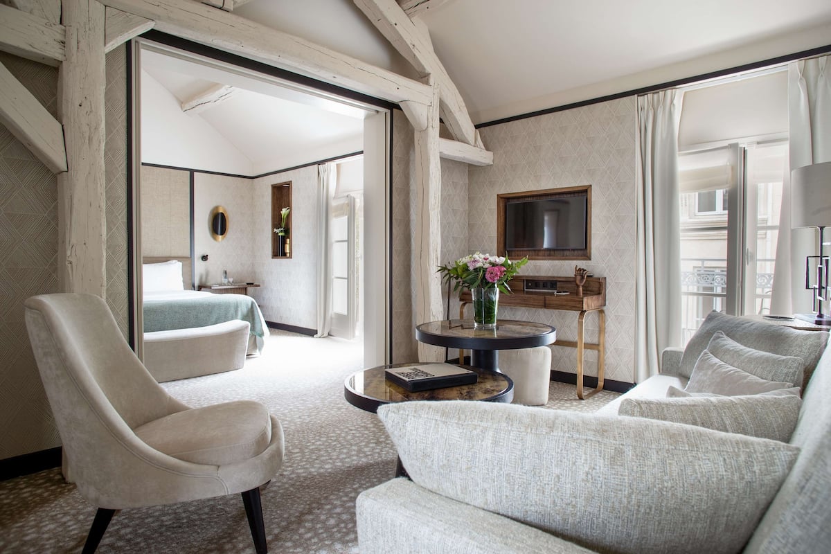 Suite Club With Terrace | Premium bedding, free minibar, in-room safe, desk