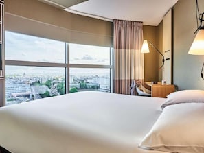 Standardzimmer, 1 Queen-Bett, Nichtraucher | Schreibtisch, schallisolierte Zimmer, Bügeleisen/Bügelbrett