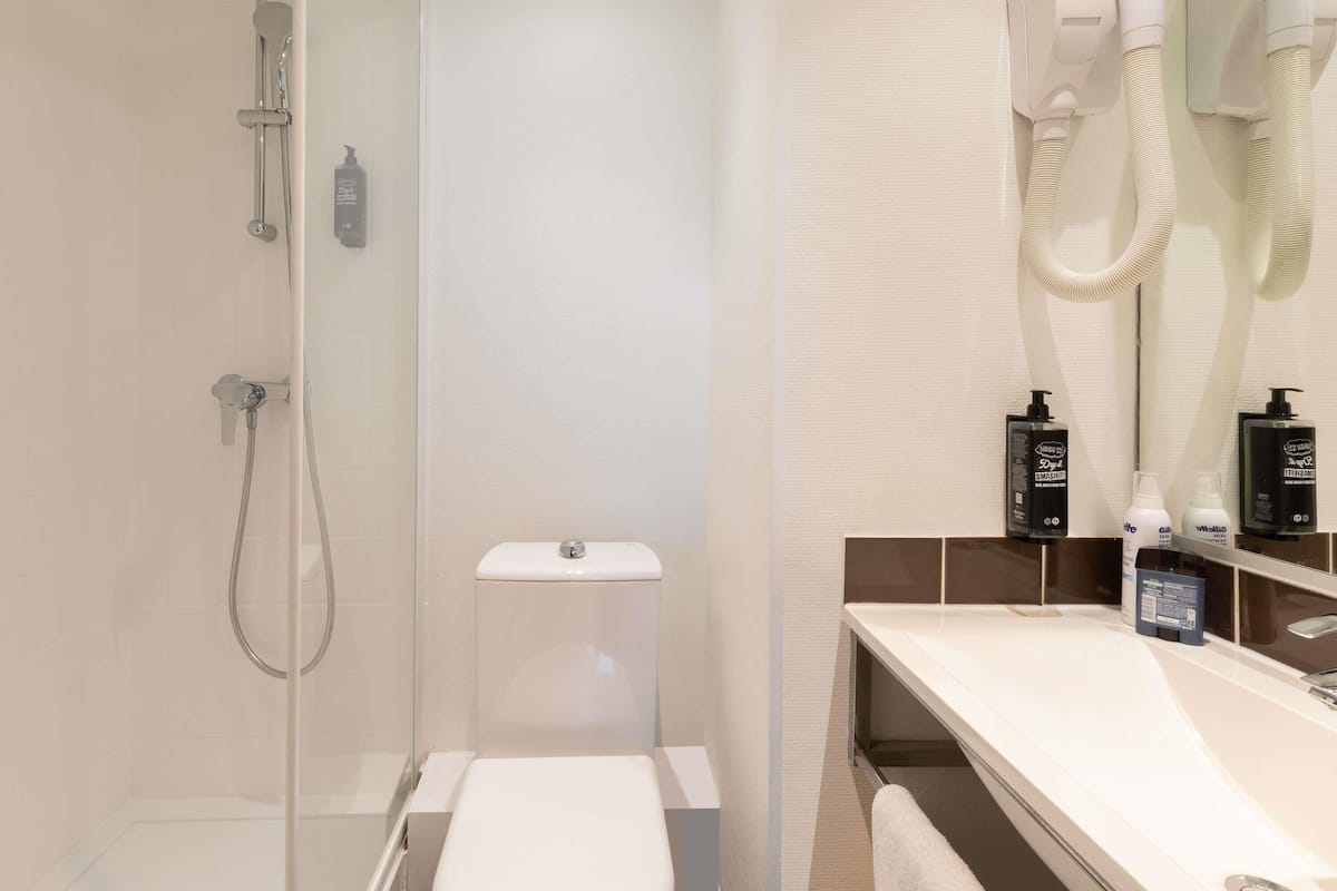 Desk, soundproofing, iron/ironing board, free cribs/infant beds