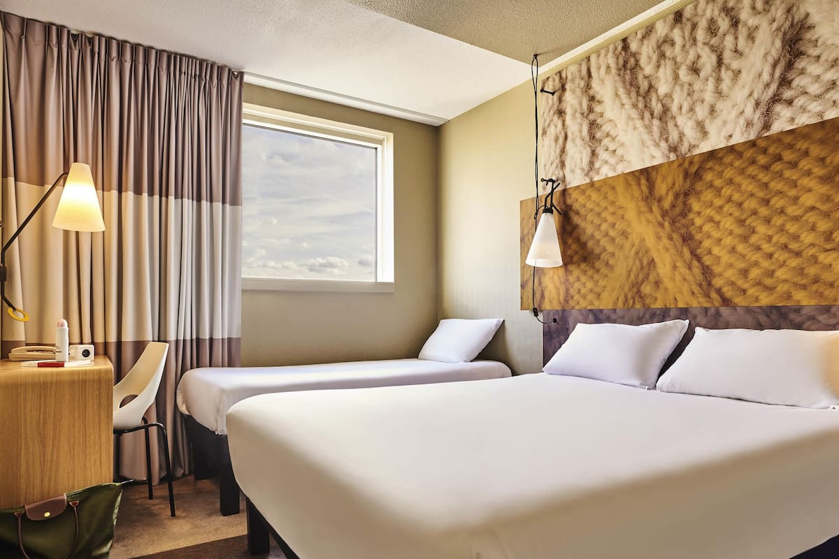 Standard Room with 1 double bed and 1 single bed | Desk, soundproofing, iron/ironing board, free cribs/infant beds