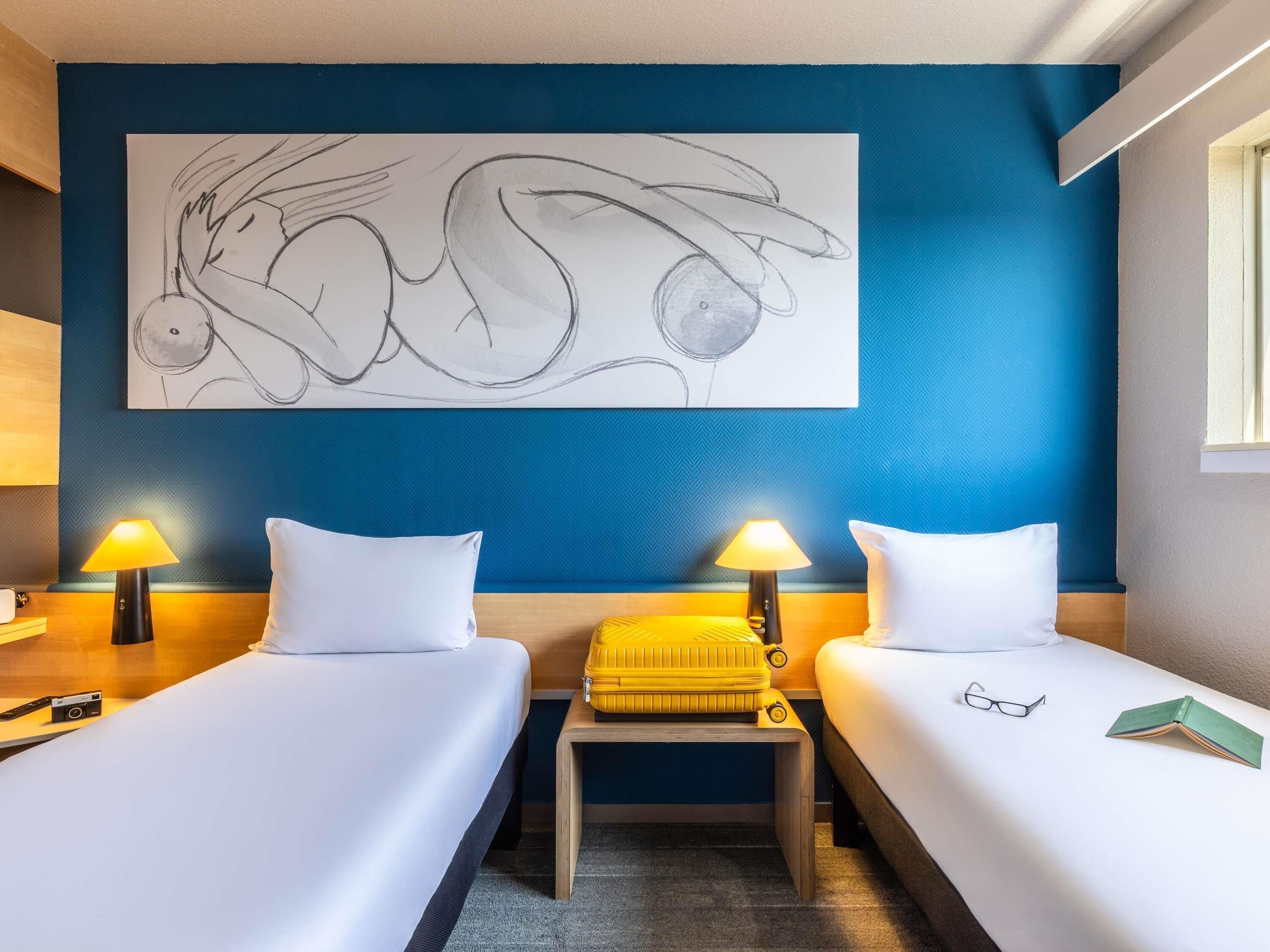 Desk, soundproofing, iron/ironing board, free cots/infant beds