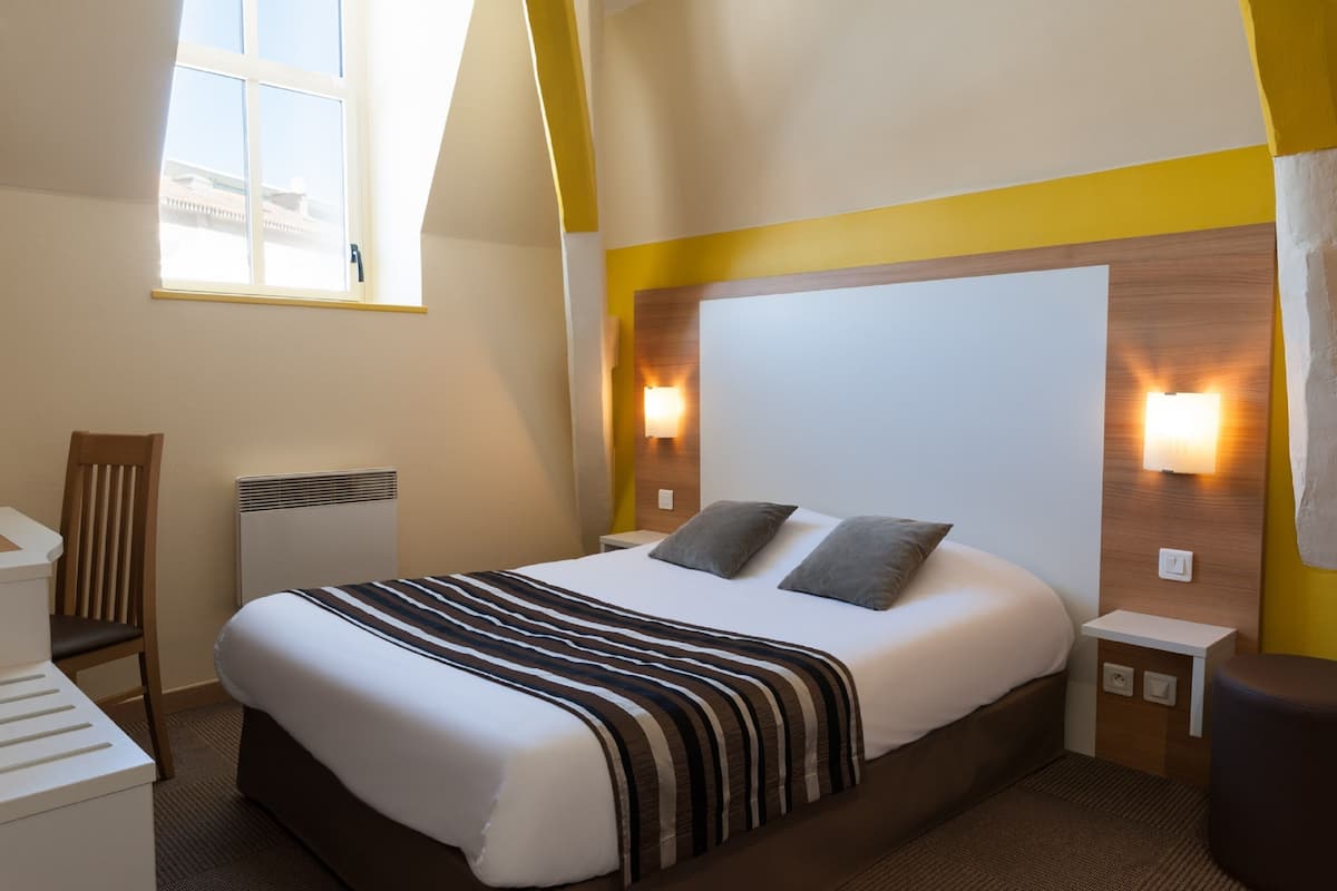 superior double room | 1 bedroom, desk, soundproofing, iron/ironing board