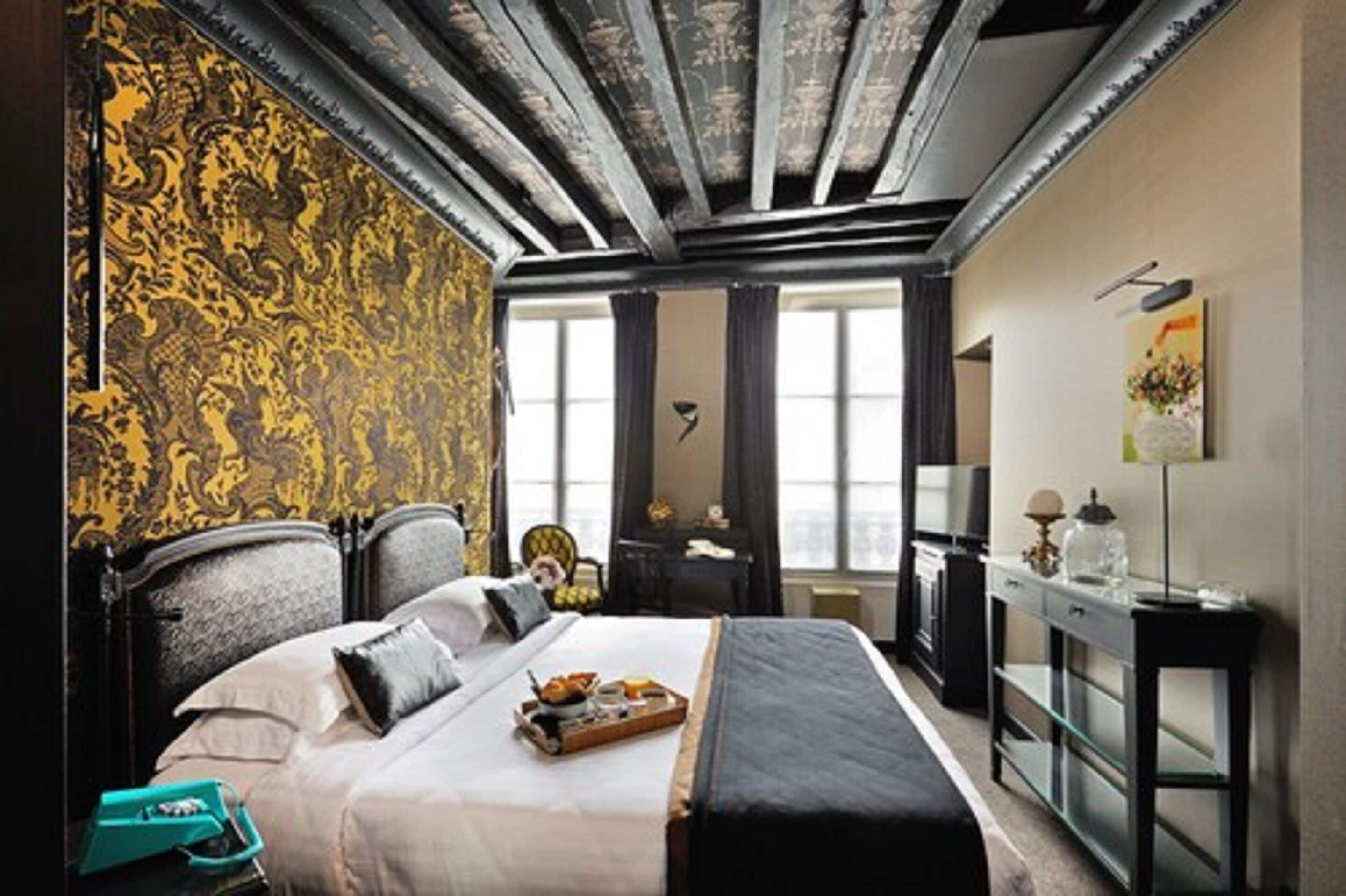 superior double room | 2 bedrooms, premium bedding, minibar, in-room safe