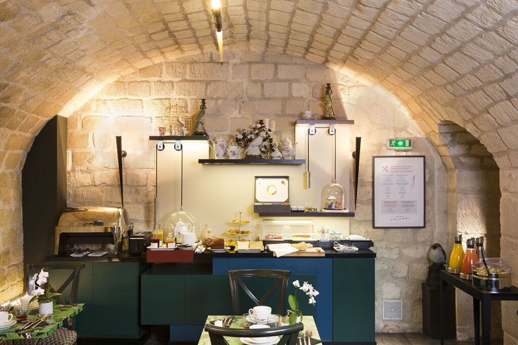 daily buffet breakfast (eur 20 per person)