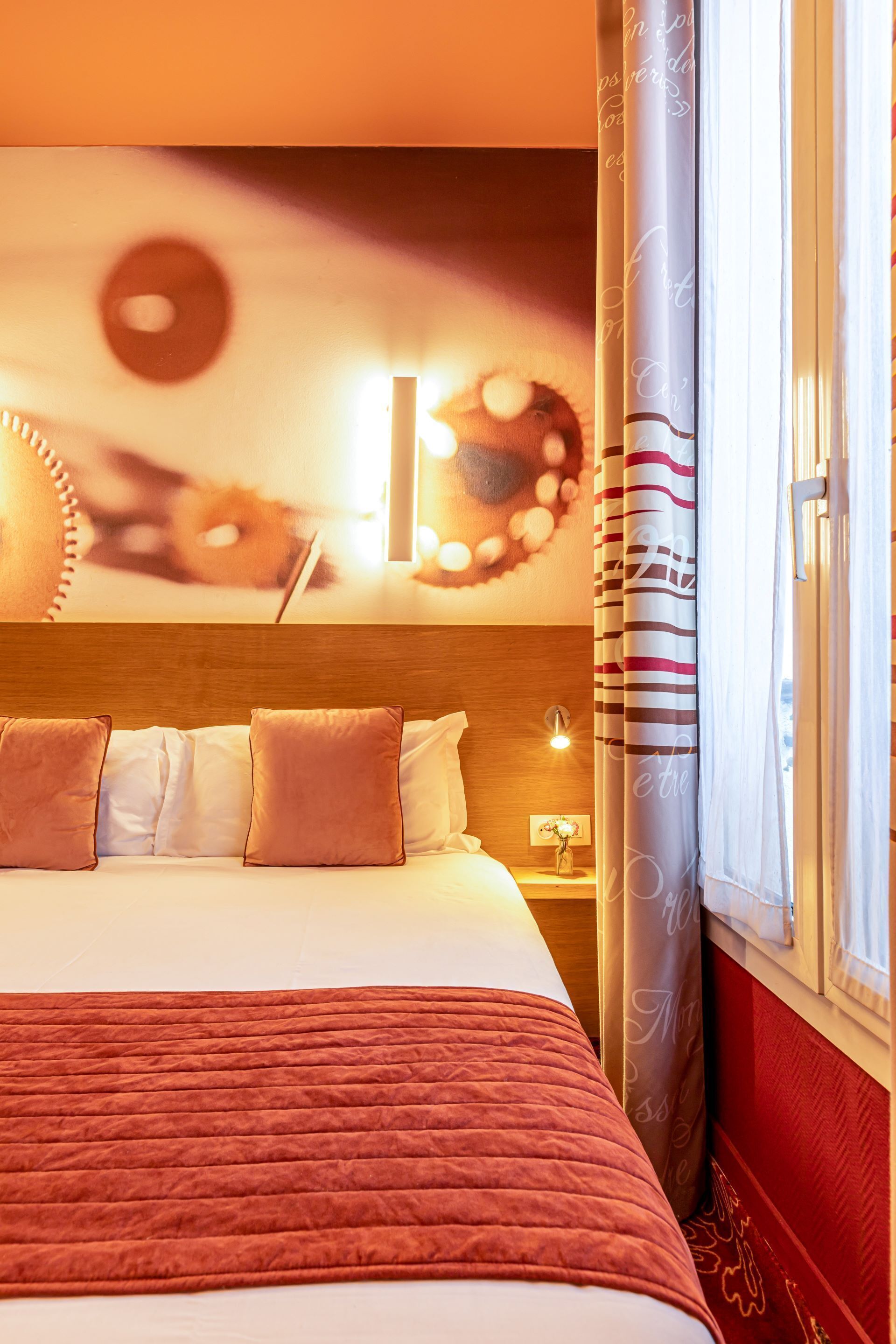 Photo - Hotel Ariane Montparnasse by Patrick Hayat