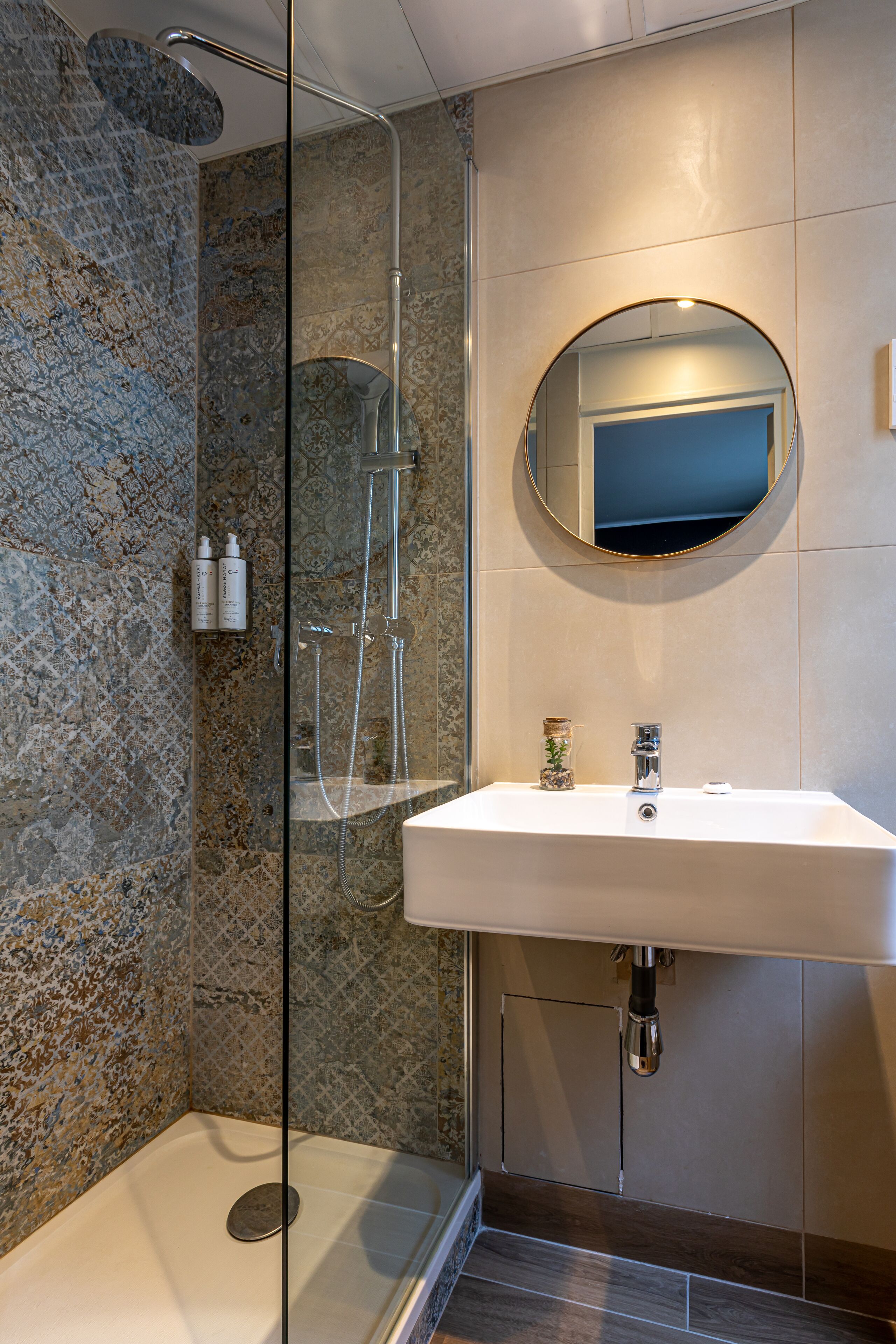 Photo - Hotel Ariane Montparnasse by Patrick Hayat