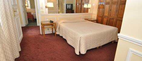 Zimmersafe, schallisolierte Zimmer, WLAN