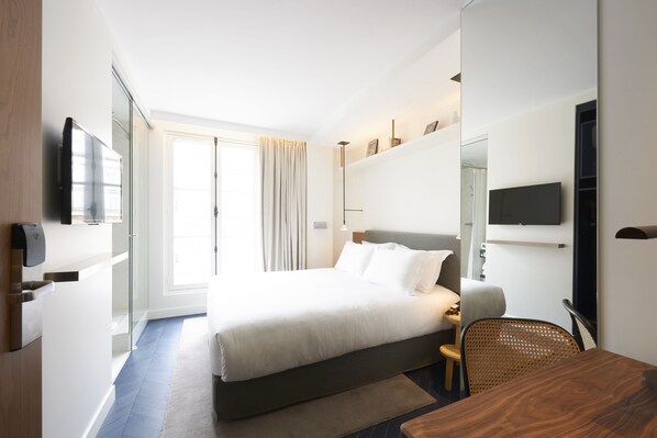 Tallelokero huoneessa, äänieristys, Wi-Fi