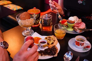 Daily buffet breakfast (EUR 12.90 per person)