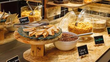 Café da manhã com buffet todos os dias mediante uma taxa