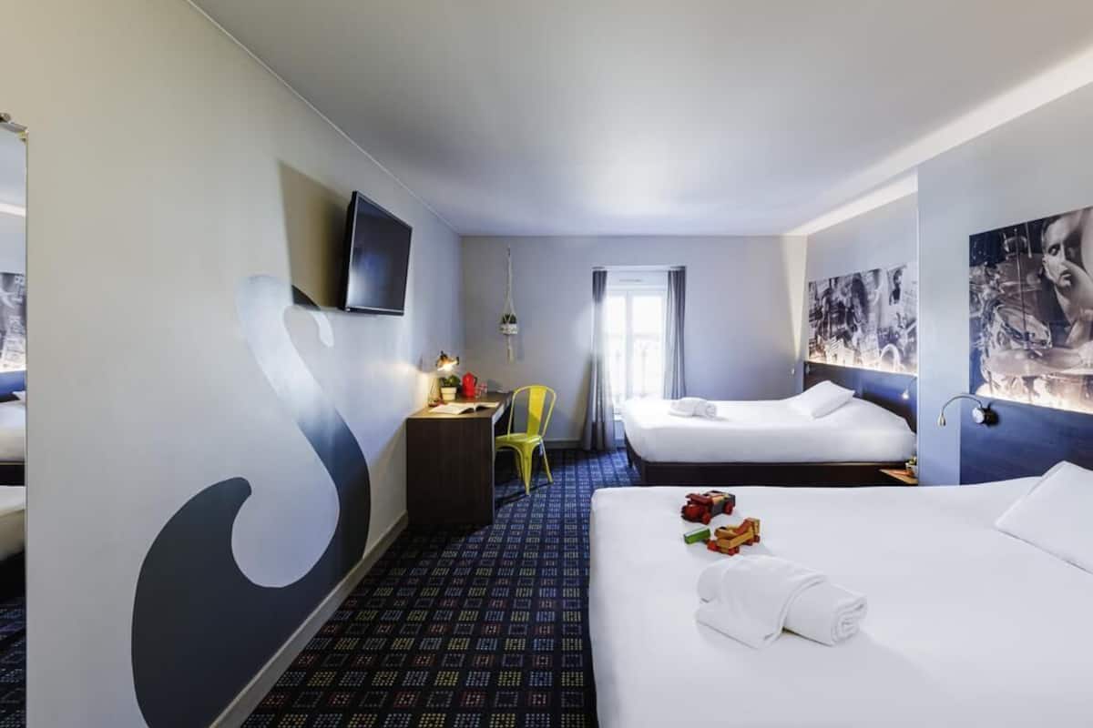 Chambre Standard, 2 lits doubles | Bureau, chambres insonorisées, fer et planche à repasser, Wi-Fi gratuit