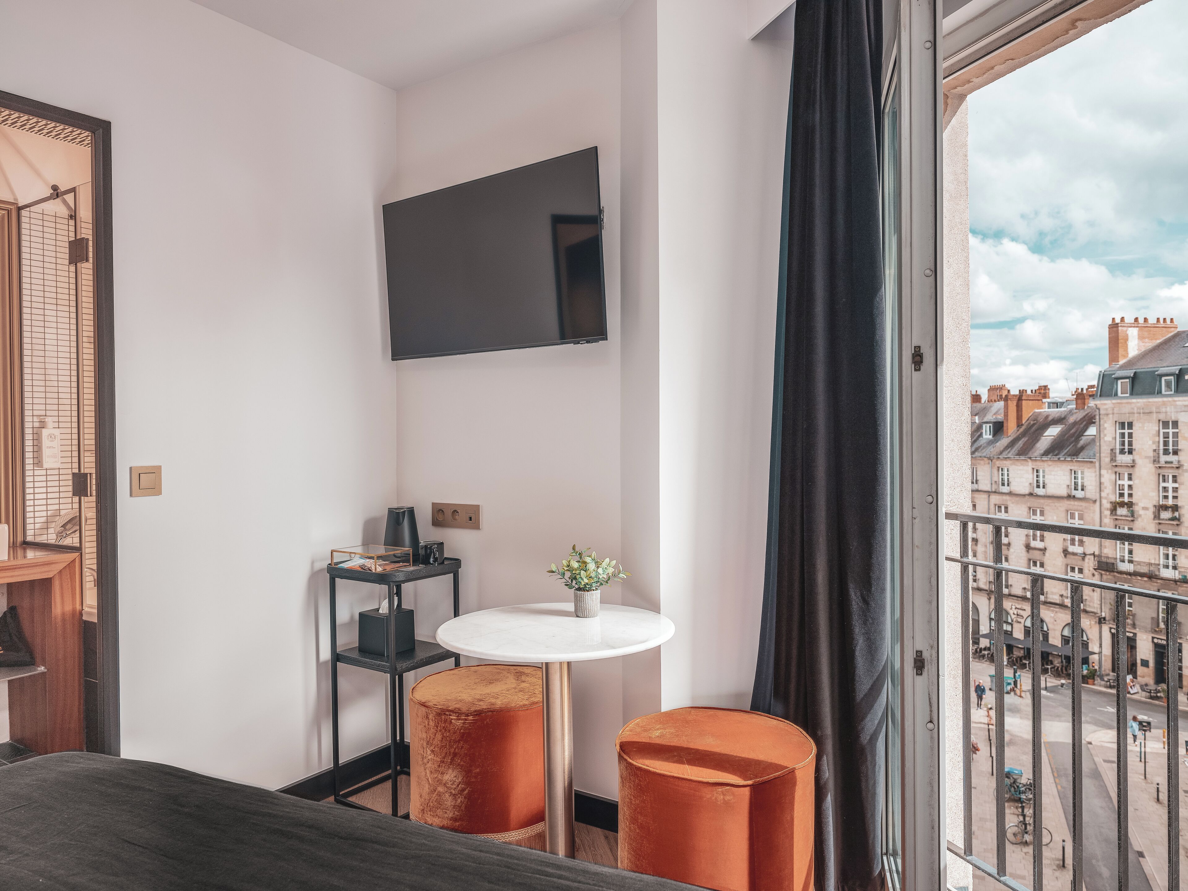 comfort double or twin room | 1 bedroom, laptop workspace, blackout curtains, soundproofing