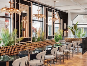 Esmorzar diari d'estil bufet (16 EUR per persona)