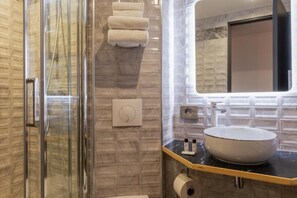 Towels - The Originals City, Hôtel Orléans Nord (Saran)