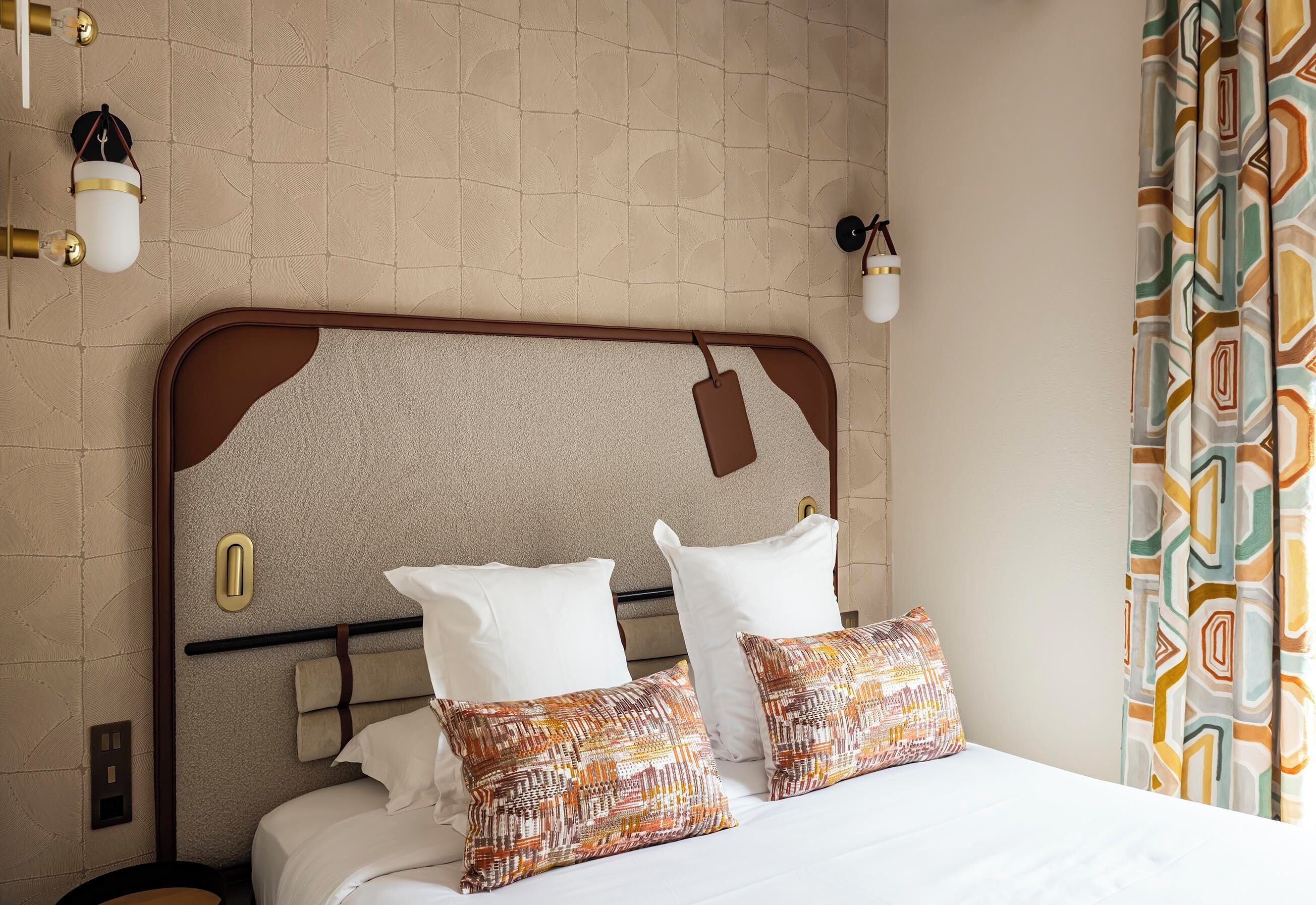 chambre premium - la solaire | 1 bedroom, in-room safe, soundproofing, iron/ironing board