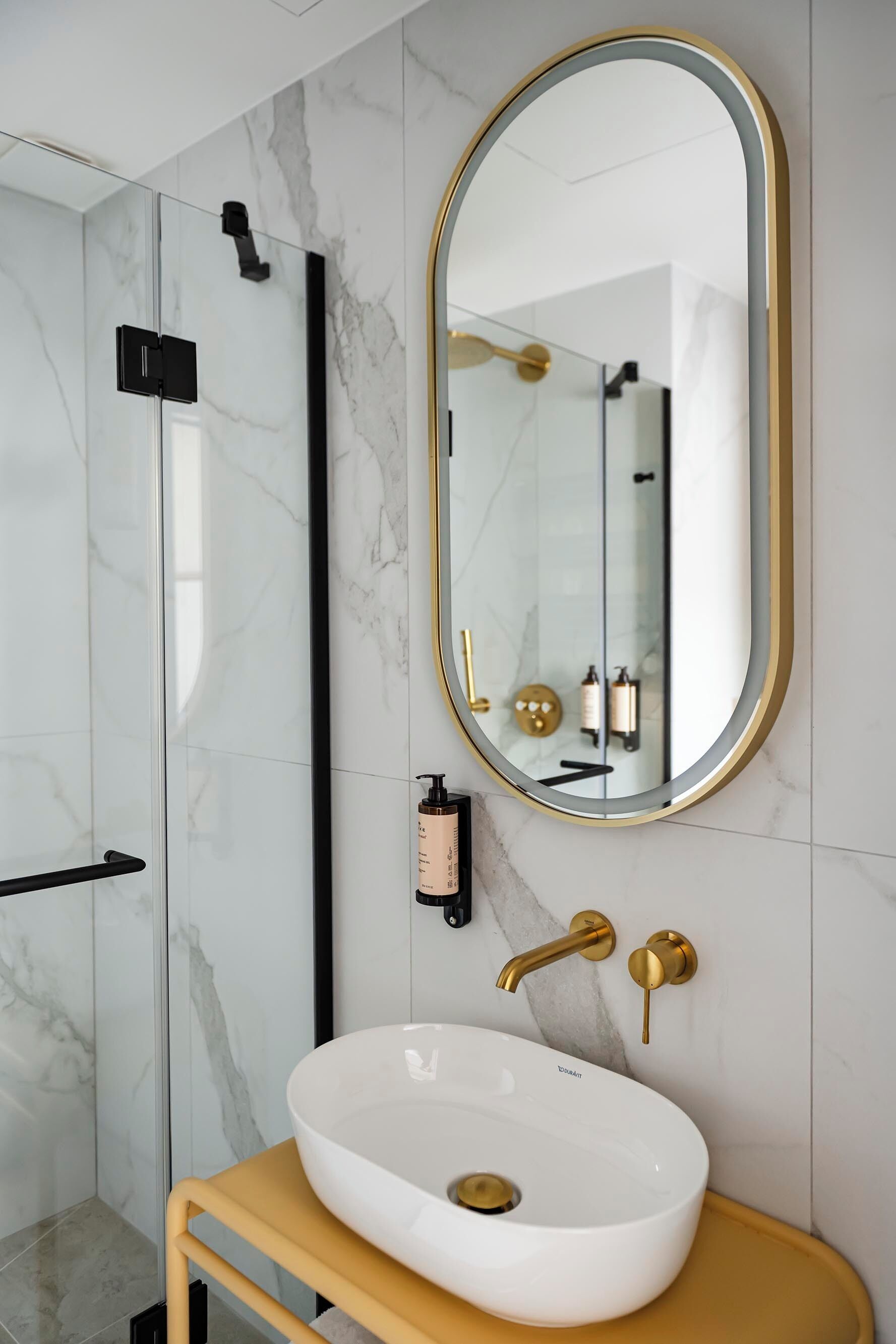 chambre premium - la solaire | bathroom | shower, hair dryer, bathrobes, slippers