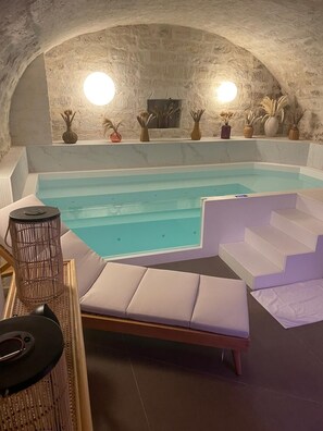 Tina de hidromasaje interior