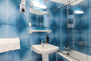 Chambre Simple, 1 chambre | Salle de bain