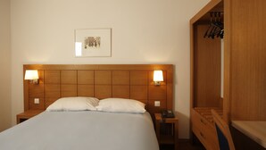 書桌、遮光布/窗簾、隔音、熨斗/熨衣板