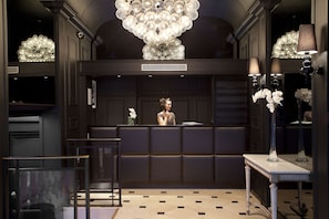 Lobby-Lounge