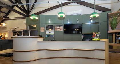 B&B HOTEL Niort Sud Venise Verte