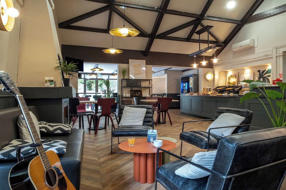 B&B HOTEL Niort Sud Venise Verte