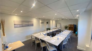 Klassieke kamer, 1 tweepersoonsbed, niet-roken, bad | Vergaderruimte