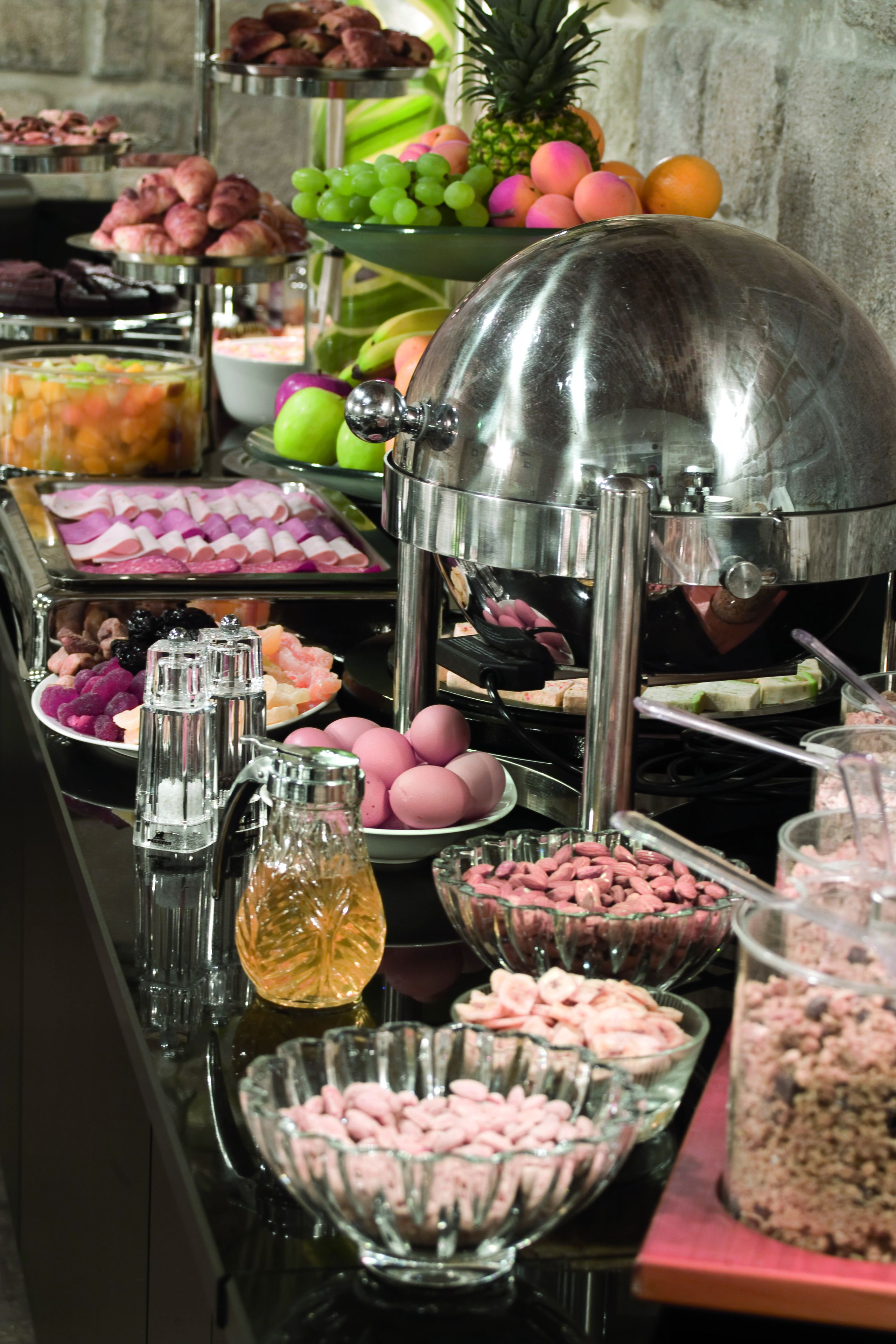 daily buffet breakfast (eur 20 per person)