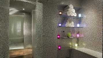 Een Turks bad/hammam, gezichtsbehandelingen, manicures en pedicures
