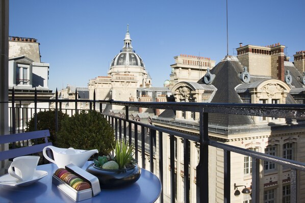 Deluxe Room Panoramic | 1 bedroom, premium bedding, Select Comfort beds, minibar