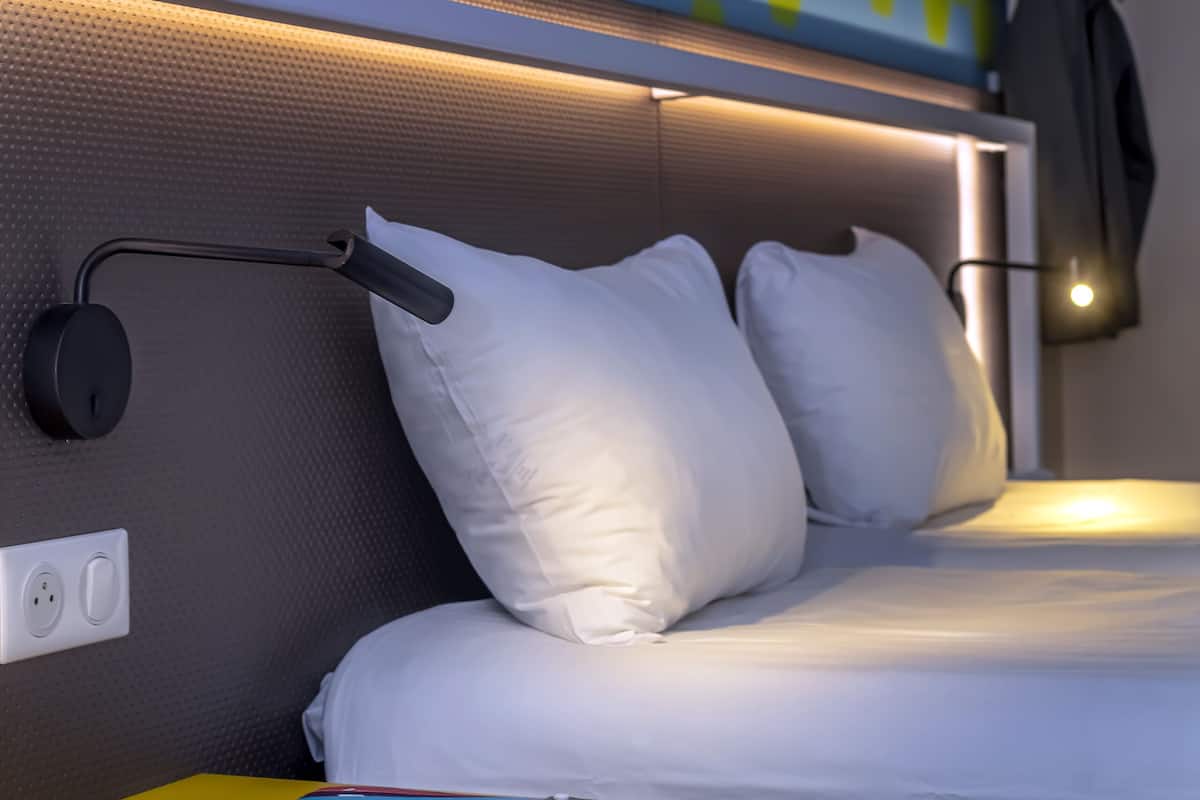 standard twin room, 2 single beds | desk, laptop workspace, blackout curtains, soundproofing