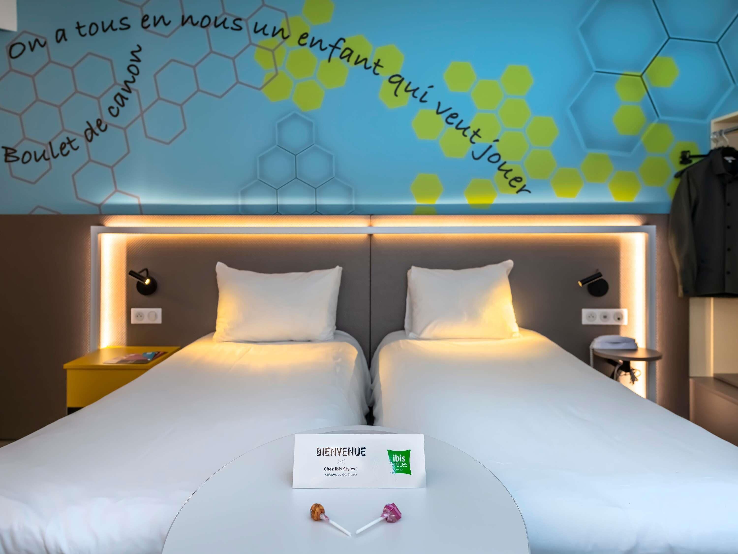 Standard Twin Room, 2 Twin Beds | Desk, laptop workspace, blackout drapes, soundproofing
