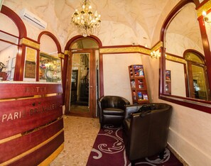 Sala de estar en el lobby