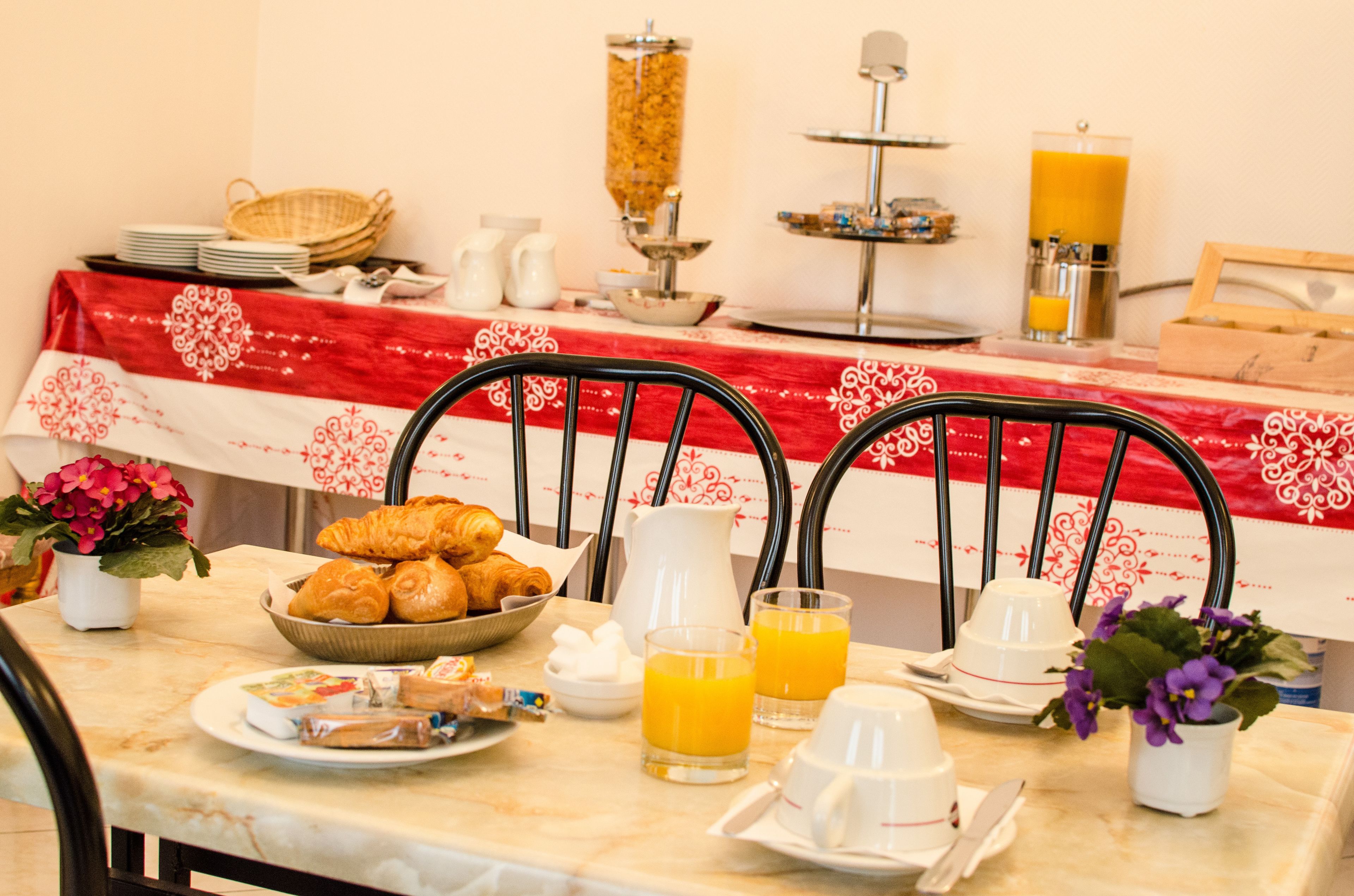 Daily buffet breakfast (EUR 8 per person)