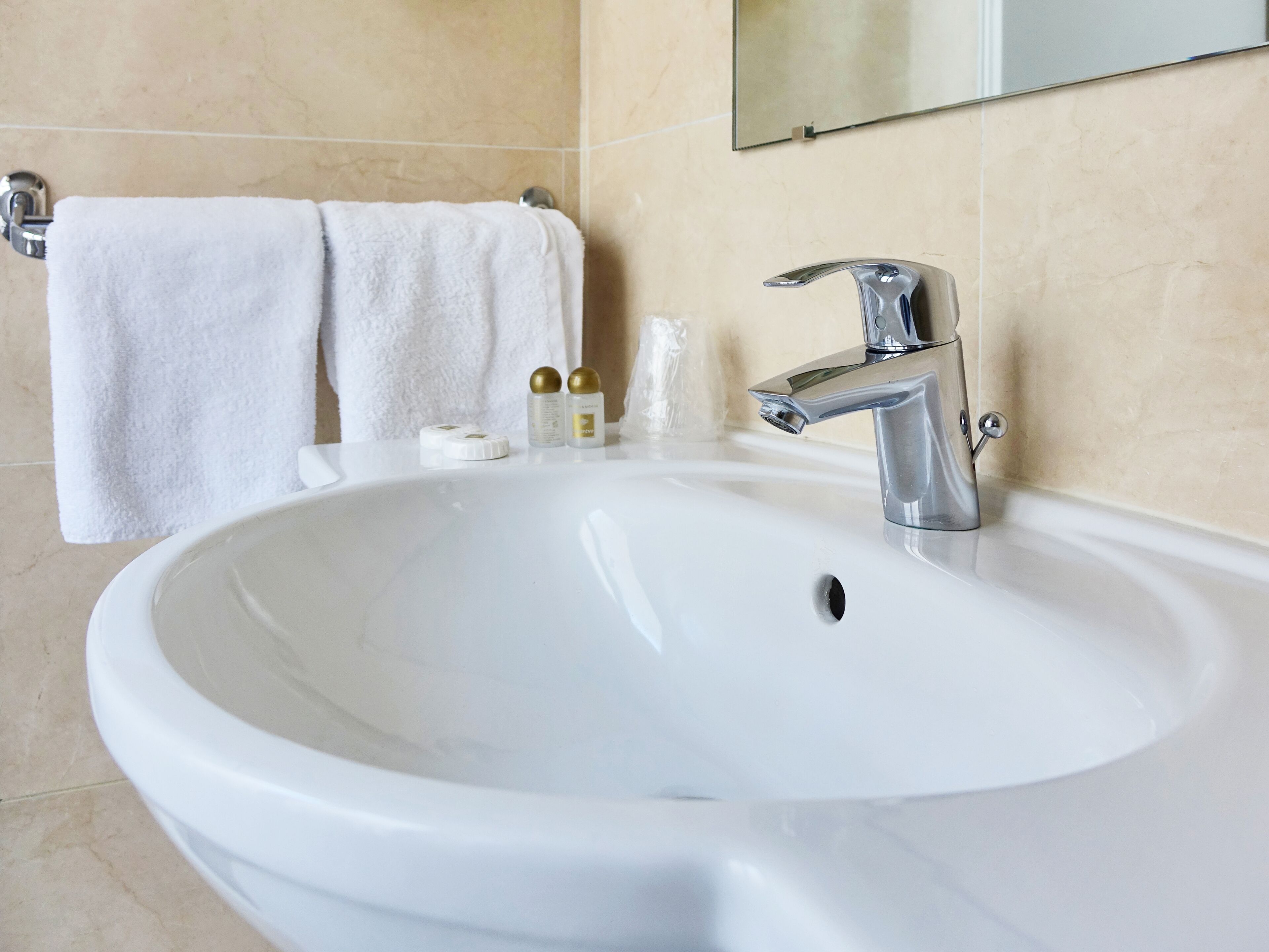 double room | bathroom sink