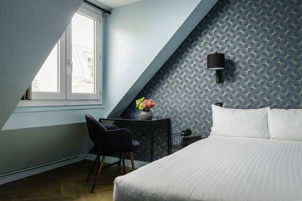 Enkeltrom – basic, 1 enkeltseng | Senger med Select Comfort-madrass, safe på rommet og skrivebord