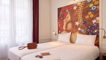 Comfort Twin Room | Premium bedding, in-room safe, individually decorated, desk