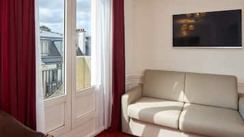 Superior Triple Room | Premium bedding, in-room safe, individually decorated, desk