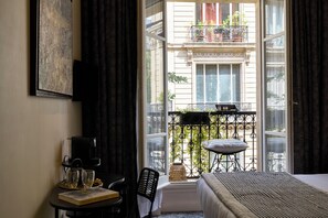 ห้องซูพีเรียดับเบิล, ระเบียง | ผ้าปูที่นอนฝ้ายอียิปต์, เครื่องนอนระดับพรีเมียม