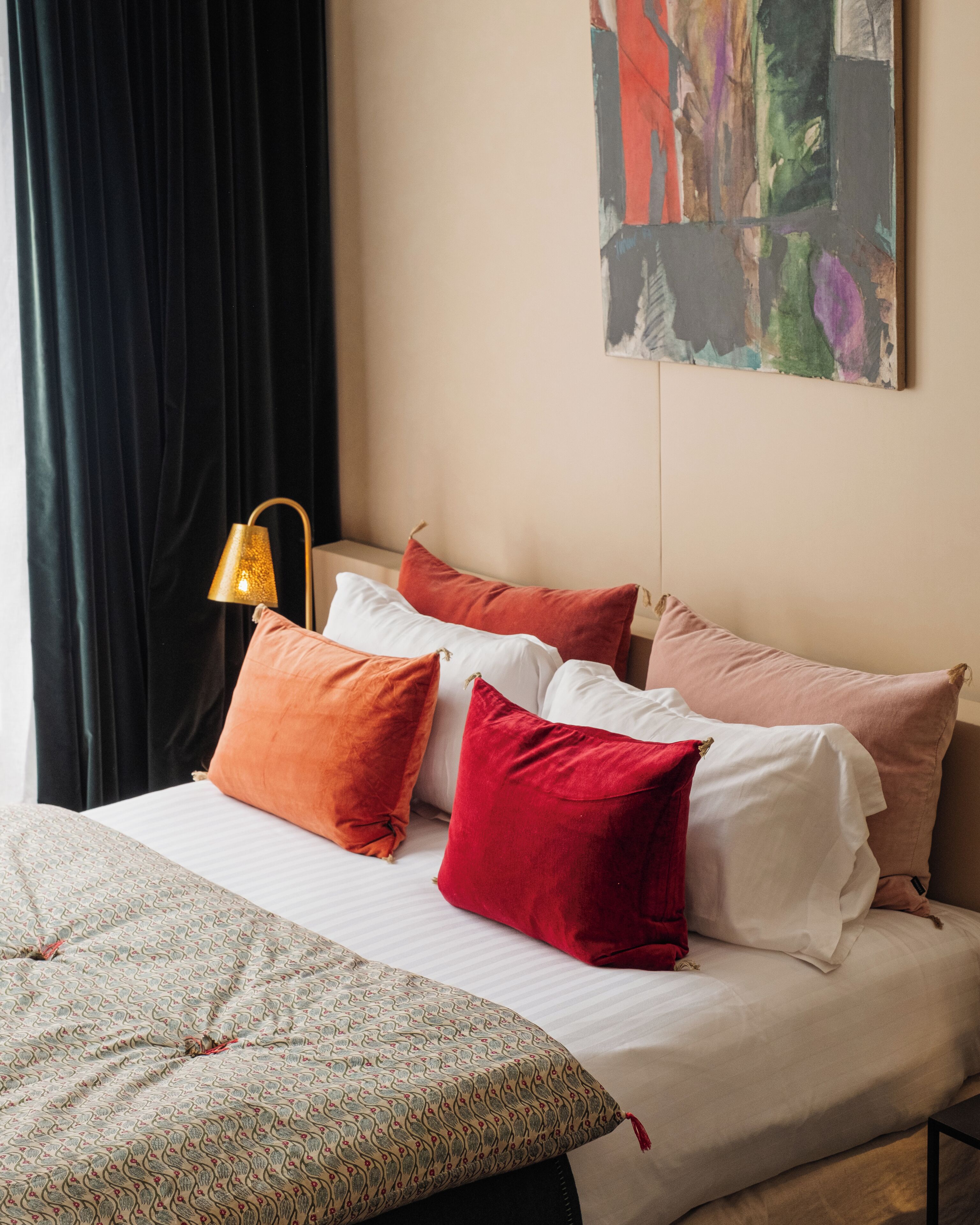 经典双人房 | 埃及棉床单、高档床上用品、加厚床垫、客房内保险箱