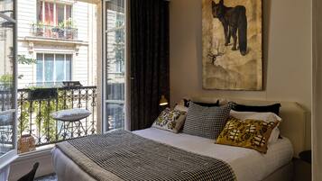 Habitación doble superior, balcón | Sábanas de algodón egipcio y ropa de cama de alta calidad
