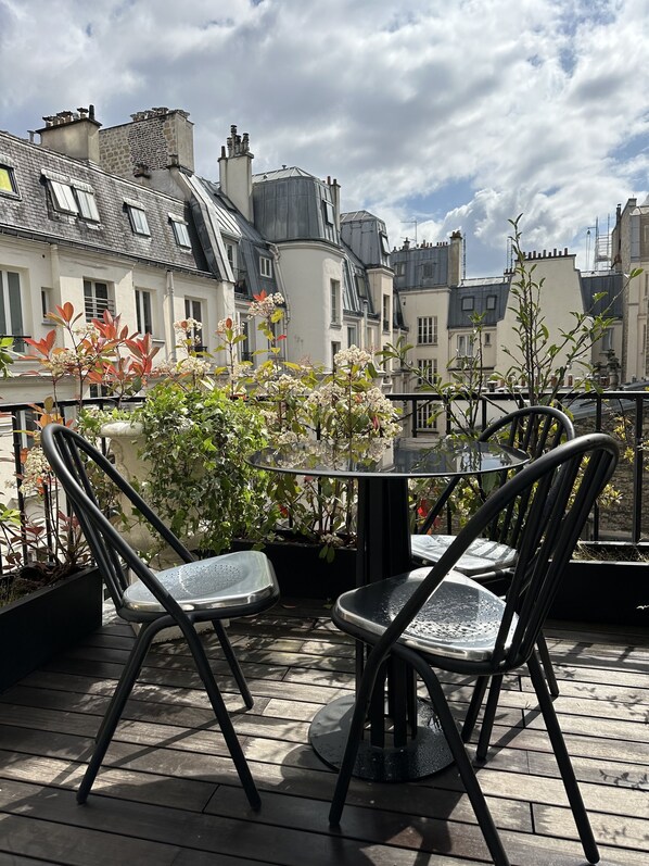 Romantic Suite, 1 Queen Bed with Sofa bed, Terrace | 2 bedrooms, Egyptian cotton sheets, premium bedding, pillowtop beds
